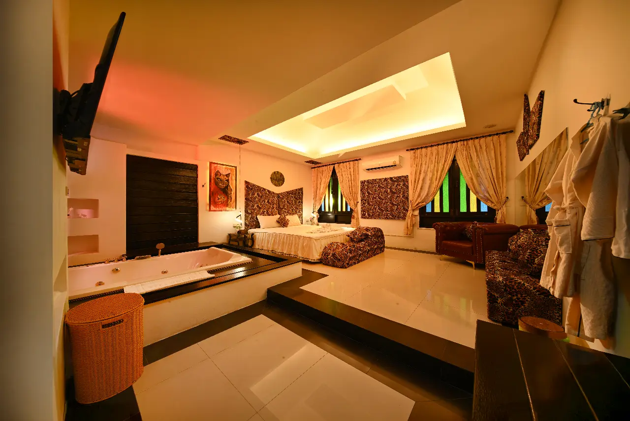 Leopard Room 6 preview