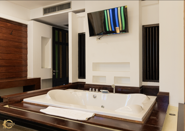 Climax Two Bedroom suite - Image 2