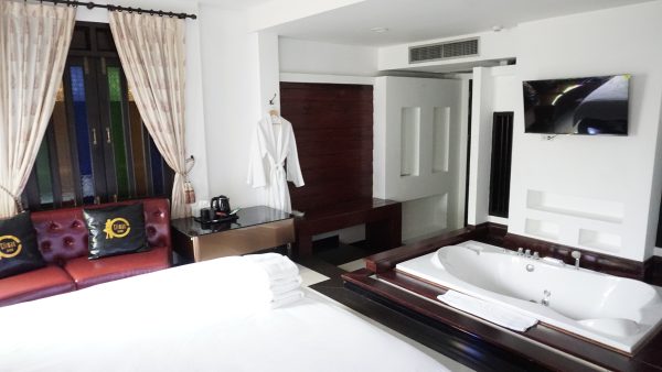 Climax Two Bedroom suite - Image 8